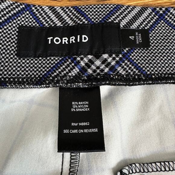 Torrid Pull-On Relaxed Taper Studio Luxe Ponte High-Rise Pant - Picture 6 of 9